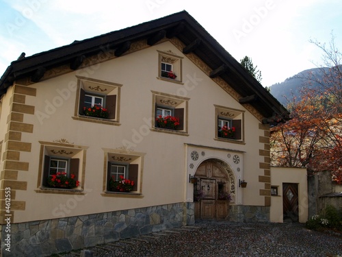 façade de maison grisonne de celeste clochard, Photo libre de droits