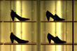 schuhe im fenster
