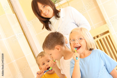 preschoolers and white teeth