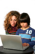 Mutter und Sohn am Laptop Mutter und Sohn am Laptop