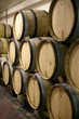 tonneaux de vin dans un cave #1
