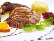 geröstete weihnachts gans mit knödel und rotkhol