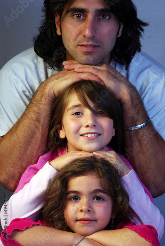 Foto: papa et ses deux filles papa et ses deux filles