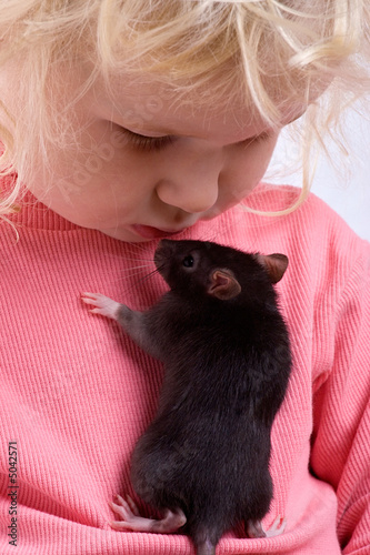 Foto: baby with rat baby with rat