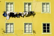 Linge pendant aux fenêtres à Lisbonne, Portugal