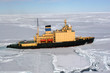 Brise-glace dans la banquise