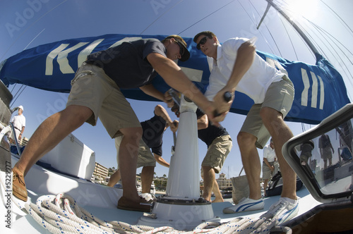 Foto: Sailors During Yacht Race Sailors During Yacht Race