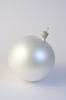 Christbaumkugel weiß
