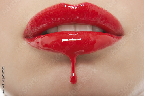 Foto: Lips Dripping Gloss Lips Dripping Gloss