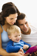 Foto: Family reading. Family reading.