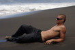 garçon sexy à la plage 2