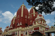 Temple au toit rouge