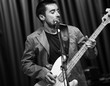 Bassista che canta
