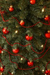 Christbaumkugeln am Weihnachtsbaum