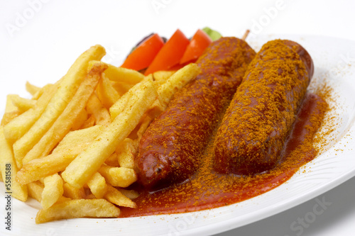Photo: Currywurst mit Pommes Currywurst mit Pommes