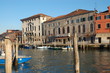 piliers en bois,sur l'ile de murano