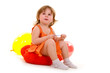 Foto: happy girl playing with colorful balloons happy girl playing with colorful balloons
