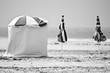 Parasols plage de trouville noir et blanc Parasols plage de trouville noir et blanc