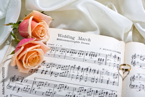 Royalty Free Wedding Music on Photo  Sheet Music Of The Wedding March With Roses And Rings    Anyka