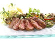 gebratene entenbrust an linsensalat