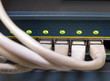 Router mit Netzwerkkabeln