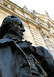 statue statue