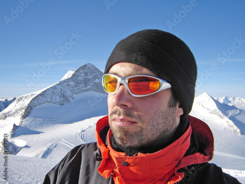 Snowboarder in den Alpen Snowboarder in den Alpen
