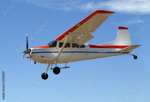 Photo: Cessna 180 coming in to land Cessna 180 coming in to land
