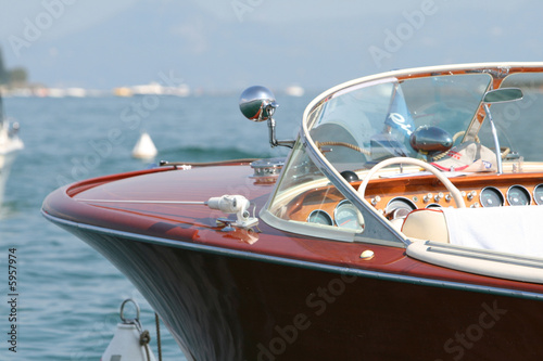 Photo : Bateau sur le Lac de Garde Bateau sur le Lac de Garde