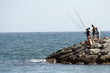 Pêche à la ligne - bord de mer