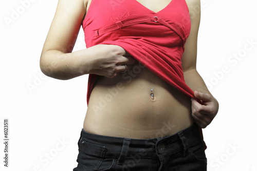 Photo: Chica con piercing en el ombligo Chica con piercing en el ombligo