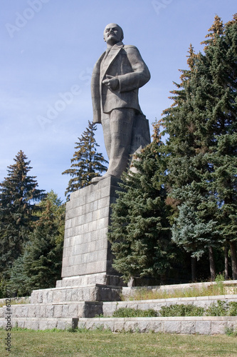 Photo: the biggest monument fro Lenin in the world the biggest monument fro Lenin in the world