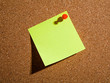 Foto: Yellow note paper on board Yellow note paper on board