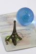 passeport globe et Paris passeport globe et Paris