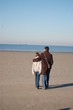 père et fille à la plage