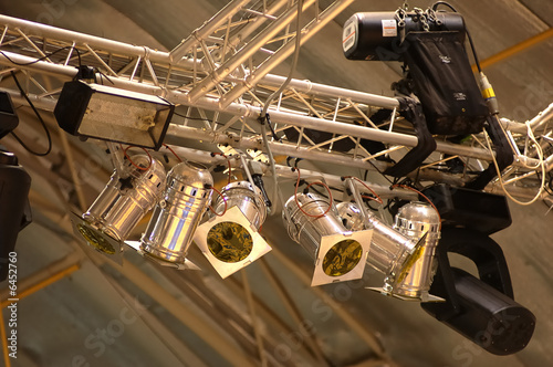 suspended lighting equipment suspended lighting equipment