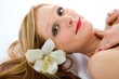 Foto: Attractive woman getting spa treatmen Attractive woman getting spa treatmen