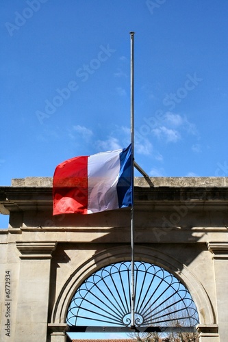Photo : Drapeau en berne Drapeau en berne