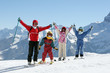 famille heureuse au ski famille heureuse au ski
