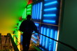 luci colorate sulle scale mobili