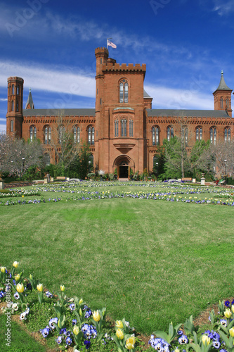 Photo: Smithsonian Castle, Landmark of Washington DC Smithsonian Castle, Landmark of Washington DC