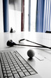 golf in ufficio con computer