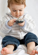 bébé télécommande tv télévision enfant savoir faire technologie2