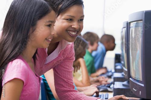 Photo: Elementary school computer class Elementary school computer class