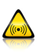 Symbole de danger champ électromagnétique (reflet métal) 