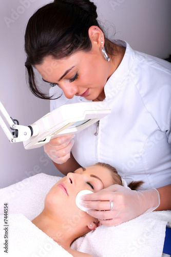 Skin treatment in a beauty salon