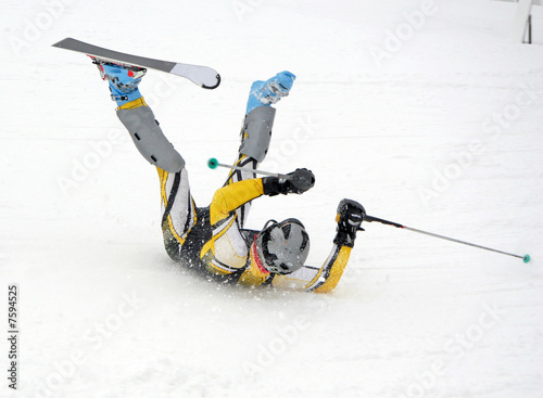 Skiier wipes out