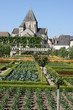 Potager du château de Villandry et église du village