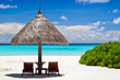 Sonnenschirm mit Liegest�hlen