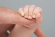 motherhand and babyfingers
